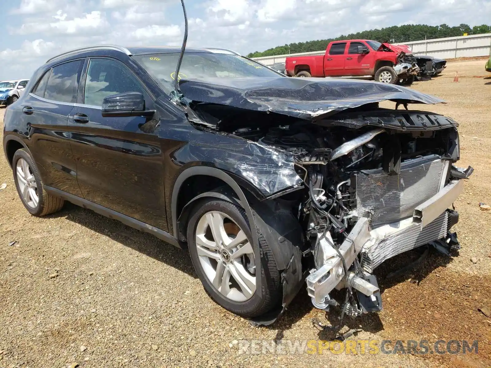 1 Photograph of a damaged car WDCTG4EB3KJ602893 MERCEDES-BENZ GLA-CLASS 2019