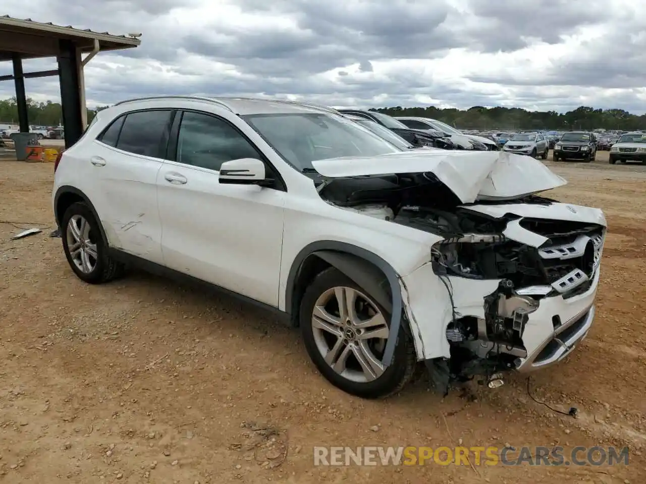 4 Photograph of a damaged car WDCTG4EB4KJ550030 MERCEDES-BENZ GLA-CLASS 2019