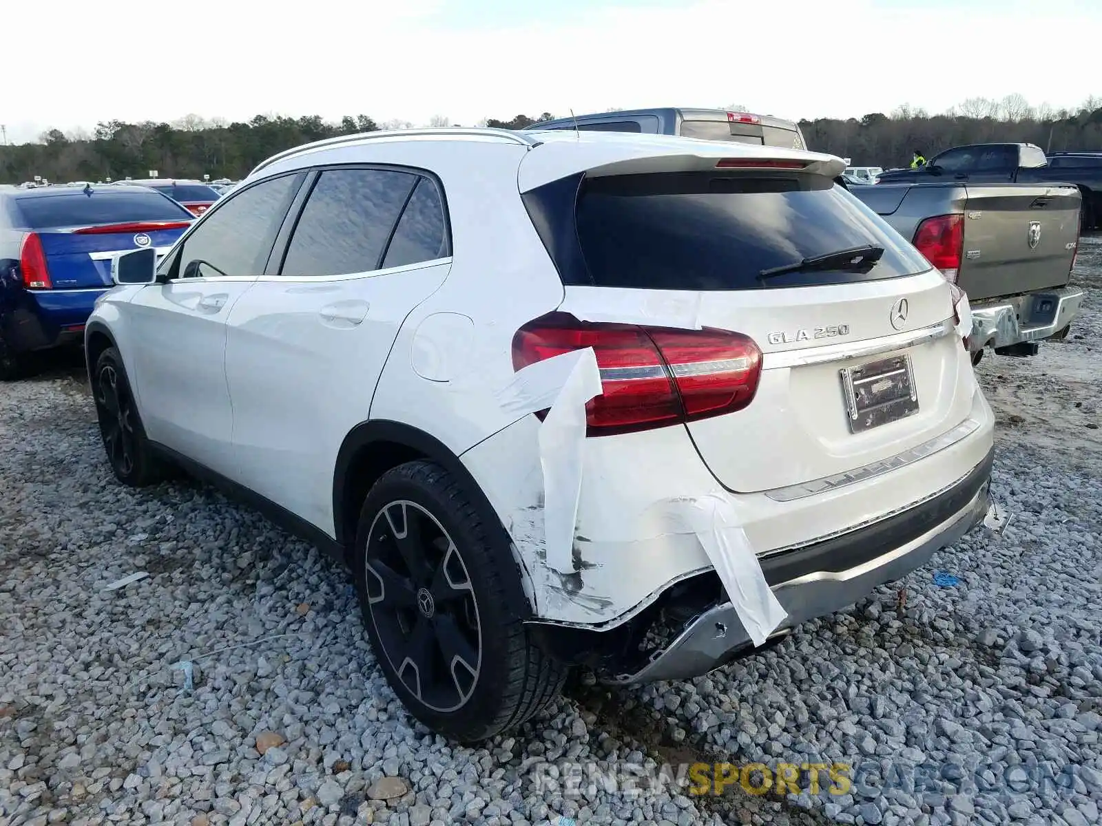 3 Photograph of a damaged car WDCTG4EB4KJ550433 MERCEDES-BENZ GLA-CLASS 2019