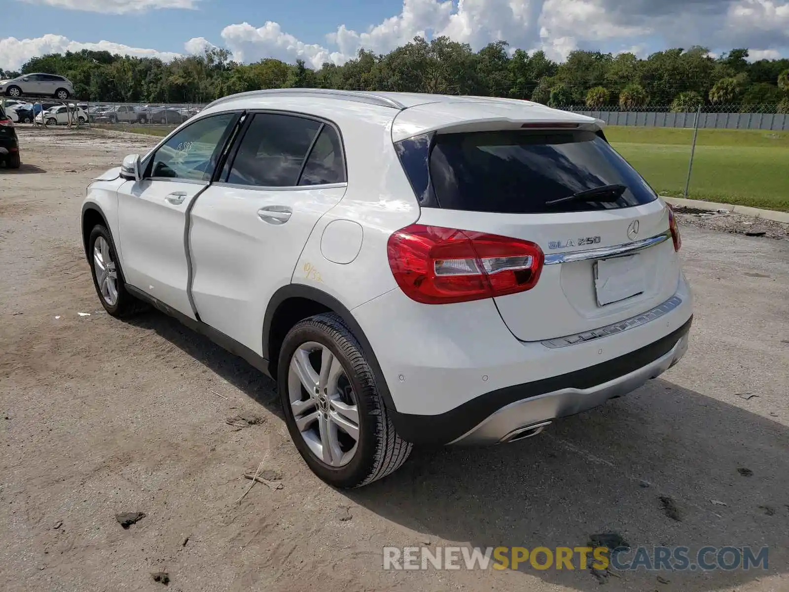 3 Photograph of a damaged car WDCTG4EB4KJ576966 MERCEDES-BENZ GLA-CLASS 2019