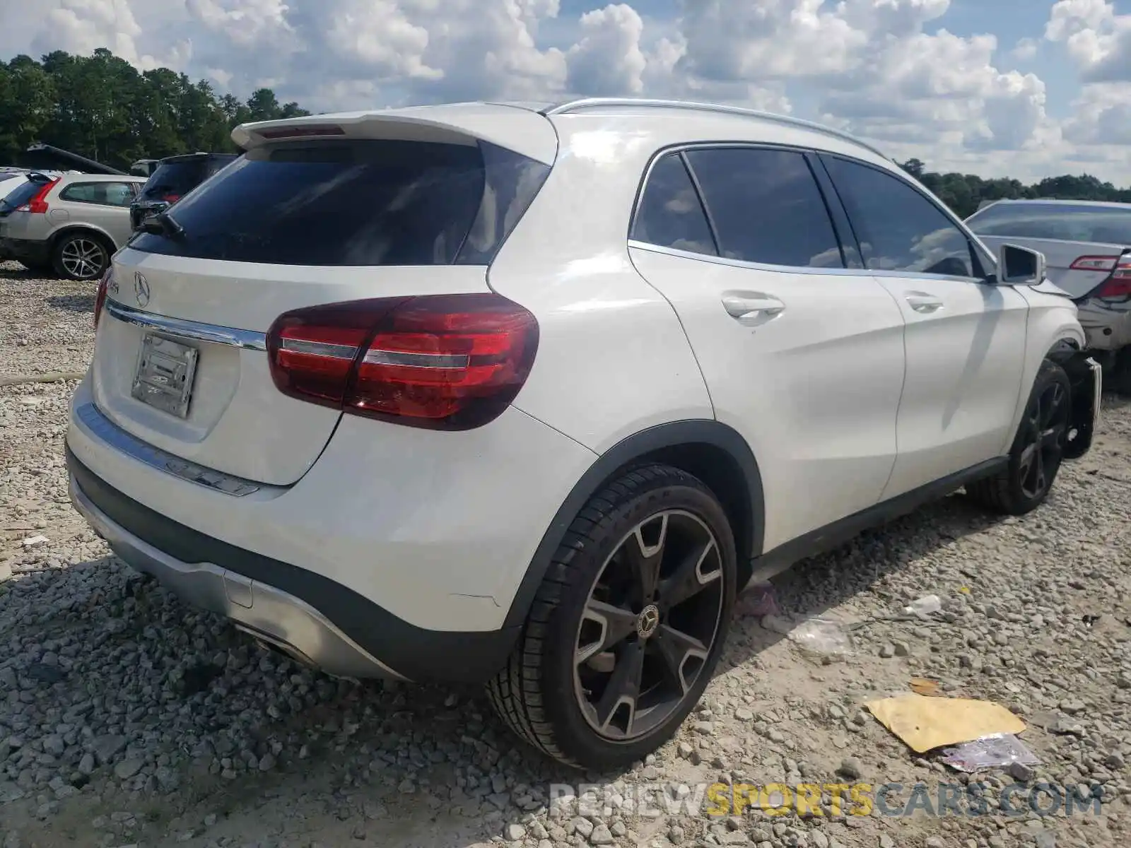 4 Фотография поврежденного автомобиля WDCTG4EB4KJ580550 MERCEDES-BENZ GLA-CLASS 2019