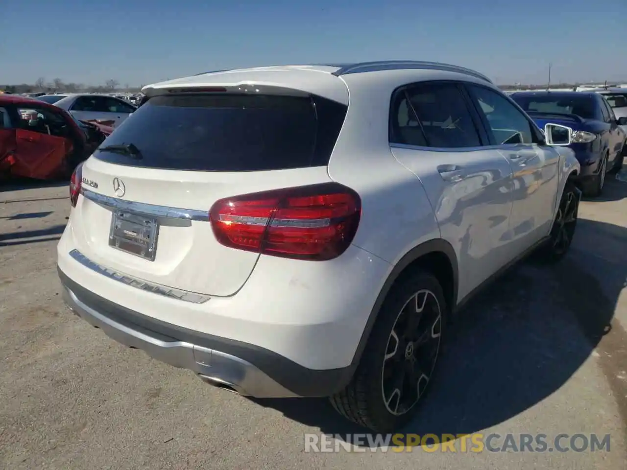 4 Photograph of a damaged car WDCTG4EB5KJ552336 MERCEDES-BENZ GLA-CLASS 2019