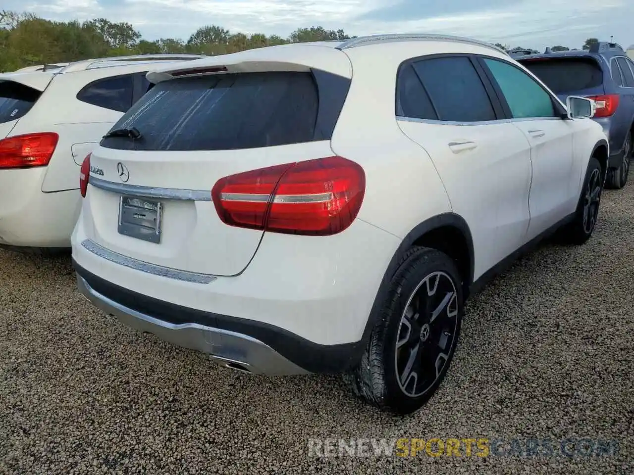 4 Photograph of a damaged car WDCTG4EB5KJ578516 MERCEDES-BENZ GLA-CLASS 2019