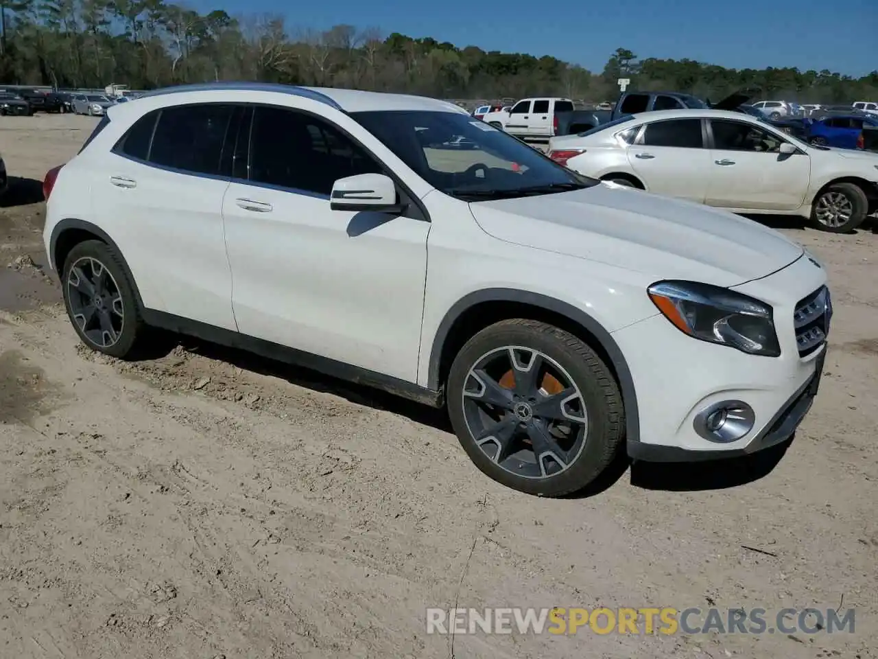 4 Photograph of a damaged car WDCTG4EB5KU005405 MERCEDES-BENZ GLA-CLASS 2019