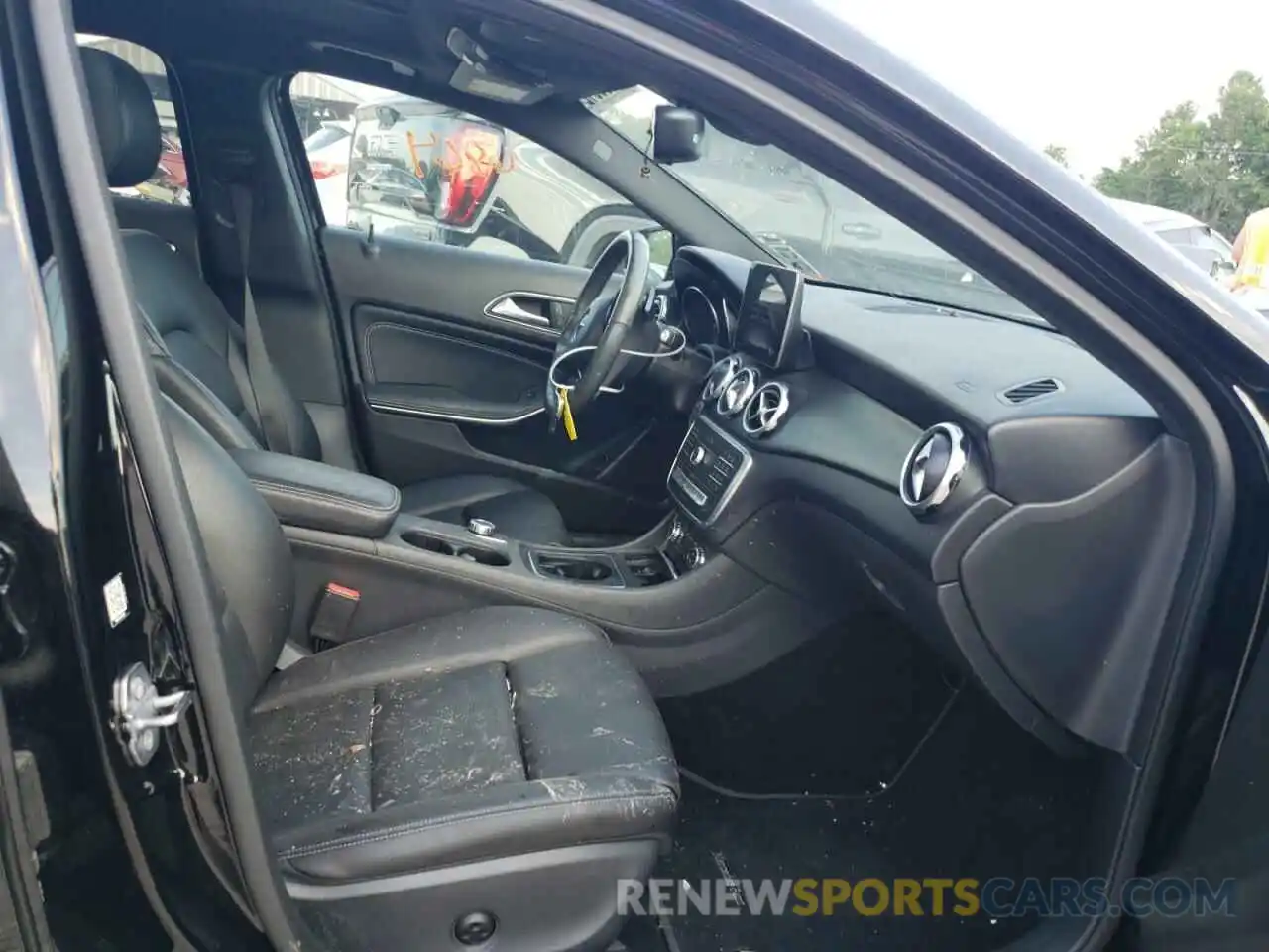 5 Photograph of a damaged car WDCTG4EB5KU005730 MERCEDES-BENZ GLA-CLASS 2019