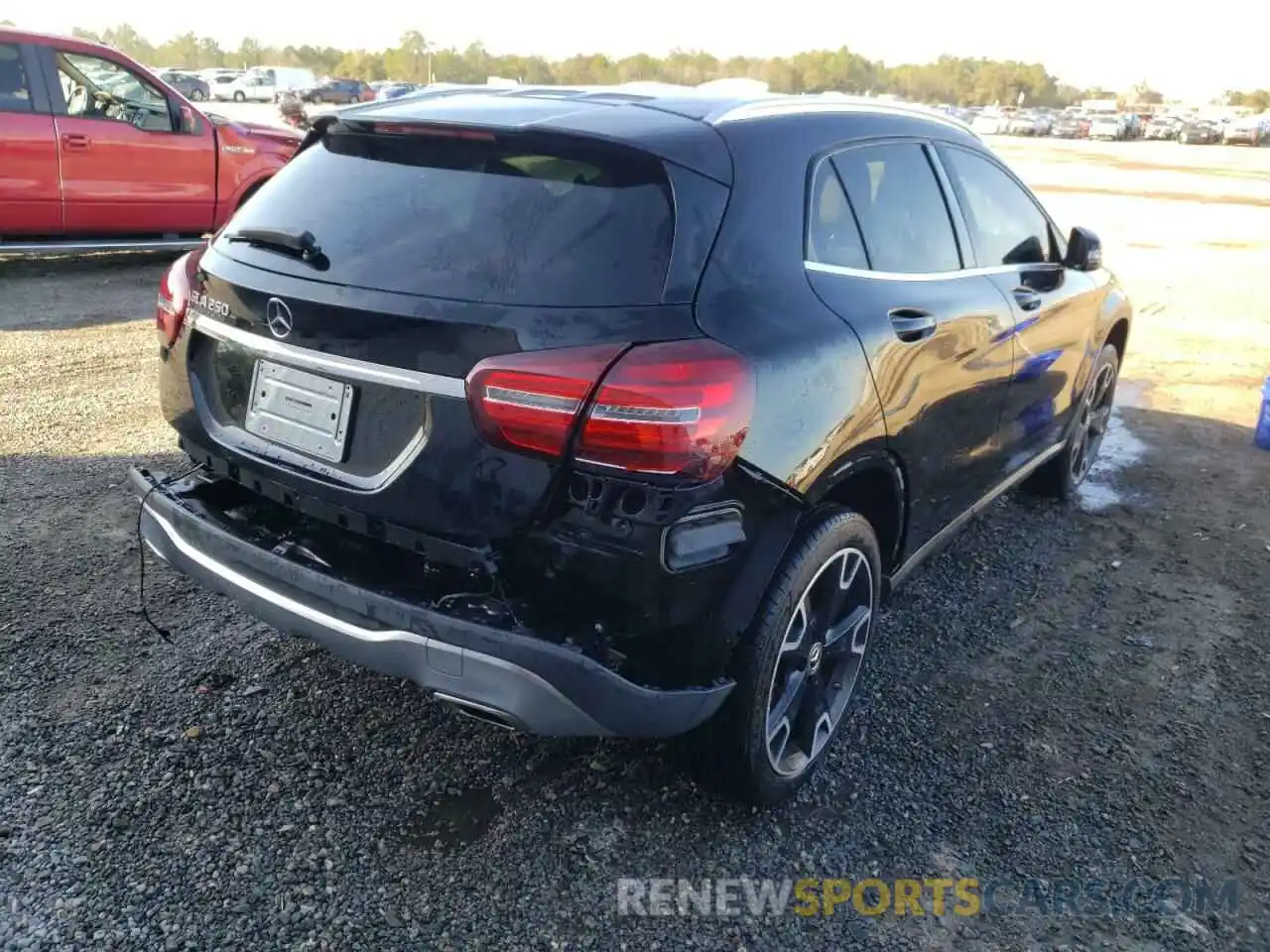 4 Photograph of a damaged car WDCTG4EB5KU019563 MERCEDES-BENZ GLA-CLASS 2019