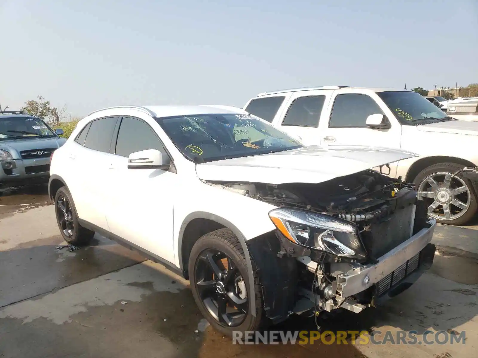 1 Photograph of a damaged car WDCTG4EB6KJ549235 MERCEDES-BENZ GLA-CLASS 2019