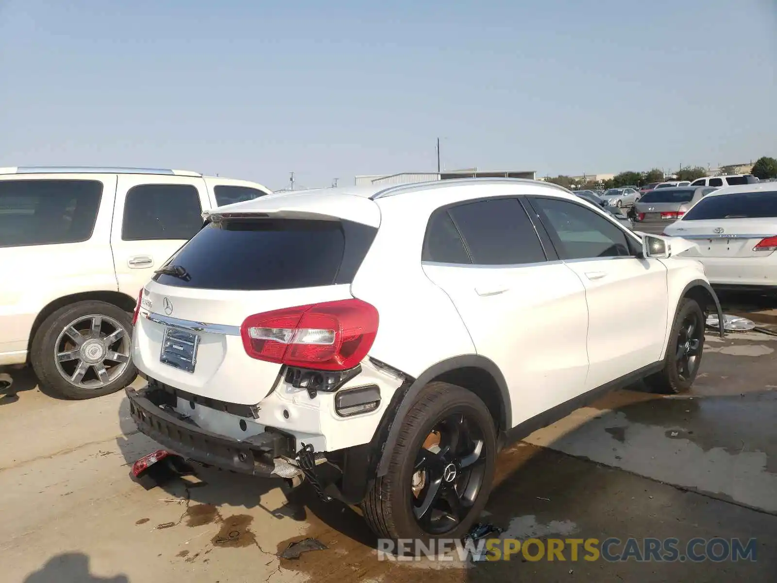 4 Photograph of a damaged car WDCTG4EB6KJ549235 MERCEDES-BENZ GLA-CLASS 2019