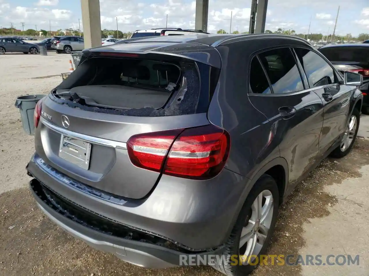 4 Photograph of a damaged car WDCTG4EB6KJ554046 MERCEDES-BENZ GLA-CLASS 2019