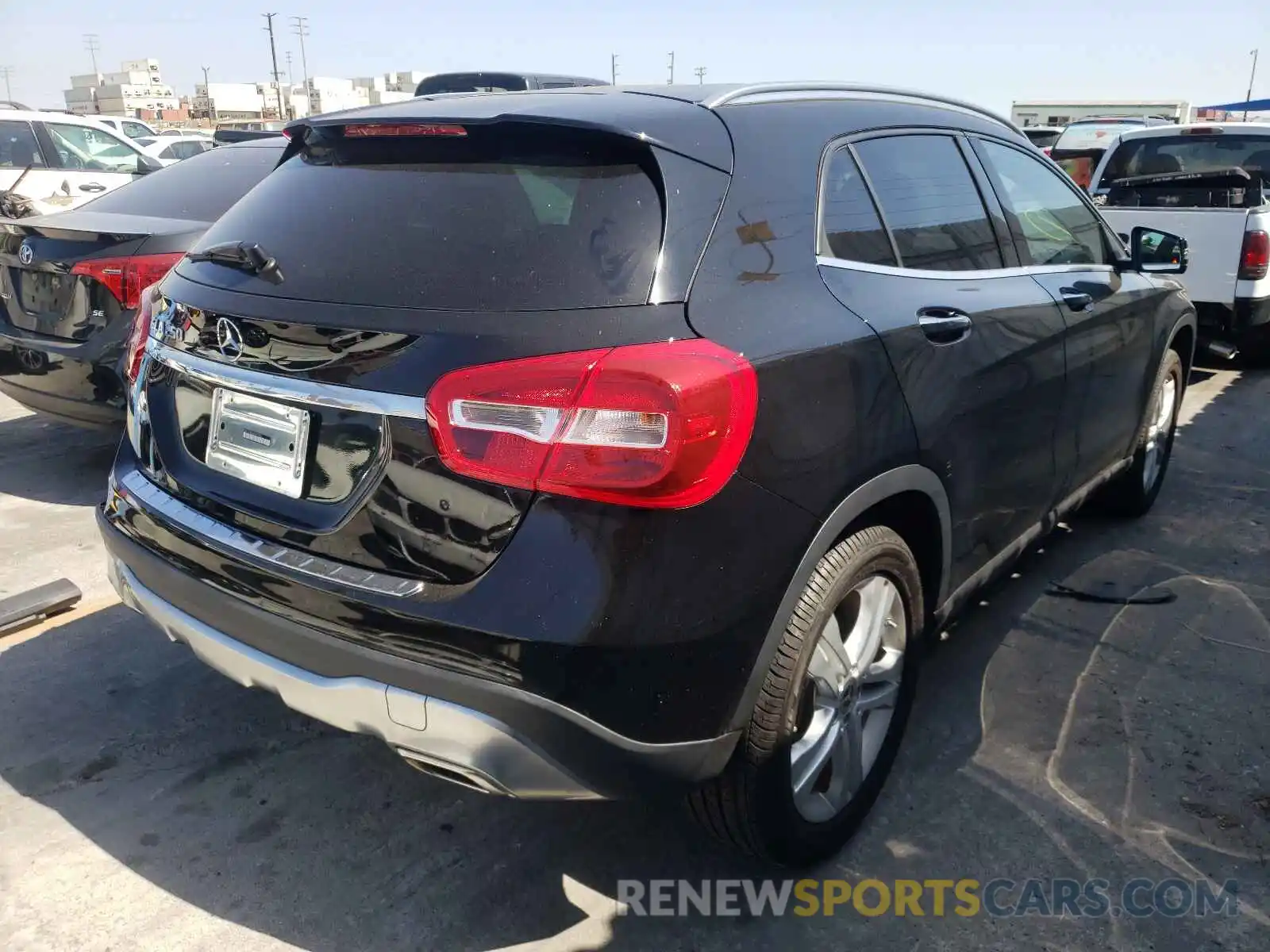 4 Photograph of a damaged car WDCTG4EB6KU007356 MERCEDES-BENZ GLA-CLASS 2019