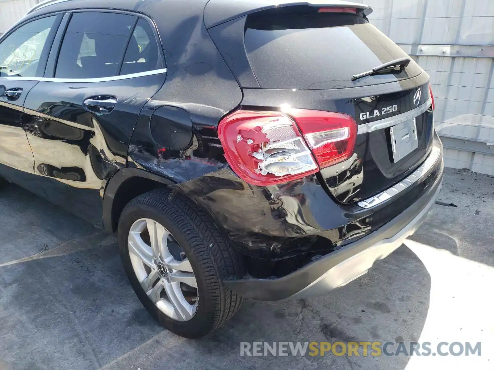 9 Photograph of a damaged car WDCTG4EB6KU007356 MERCEDES-BENZ GLA-CLASS 2019