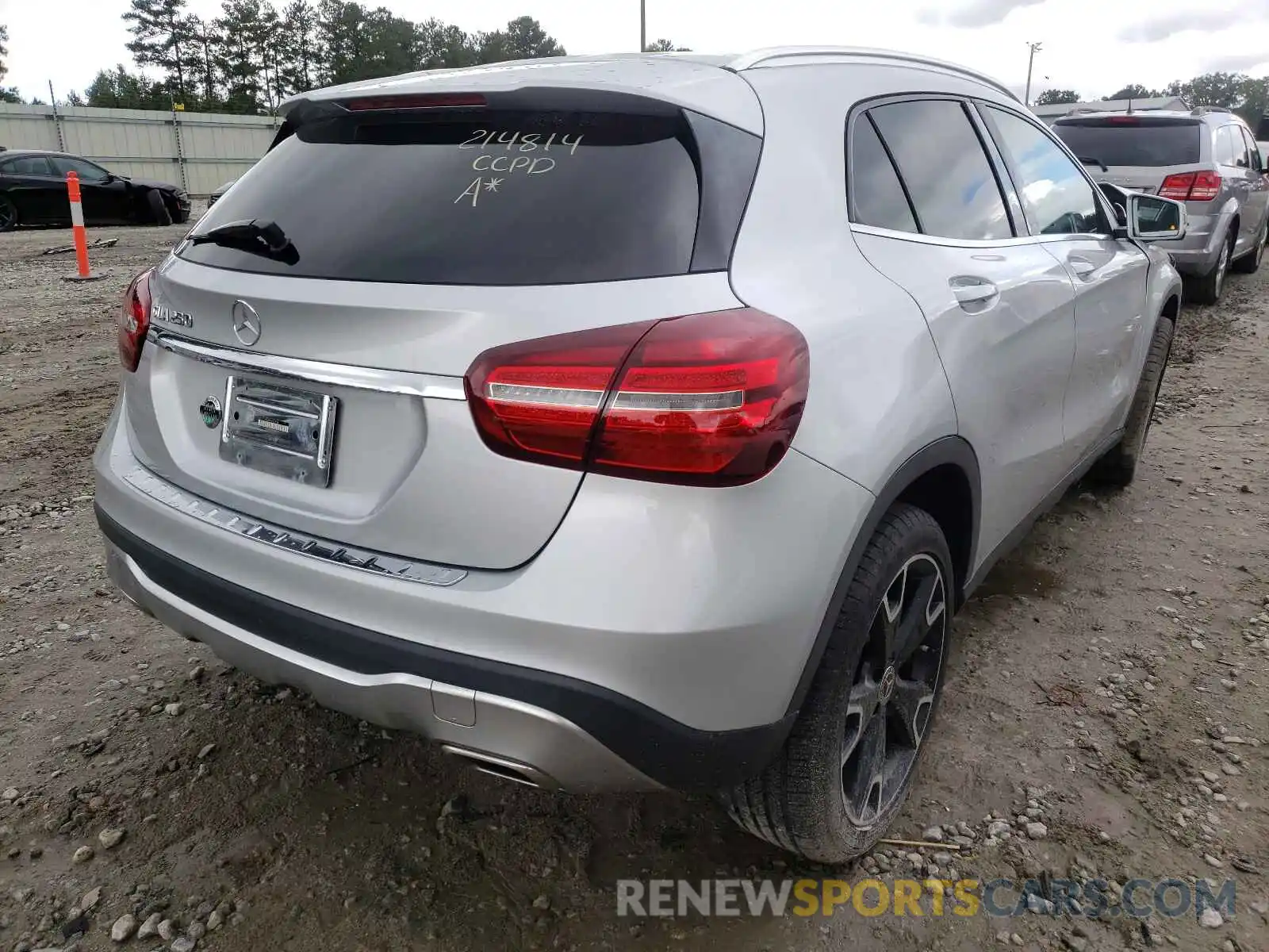 4 Photograph of a damaged car WDCTG4EB6KU007518 MERCEDES-BENZ GLA-CLASS 2019