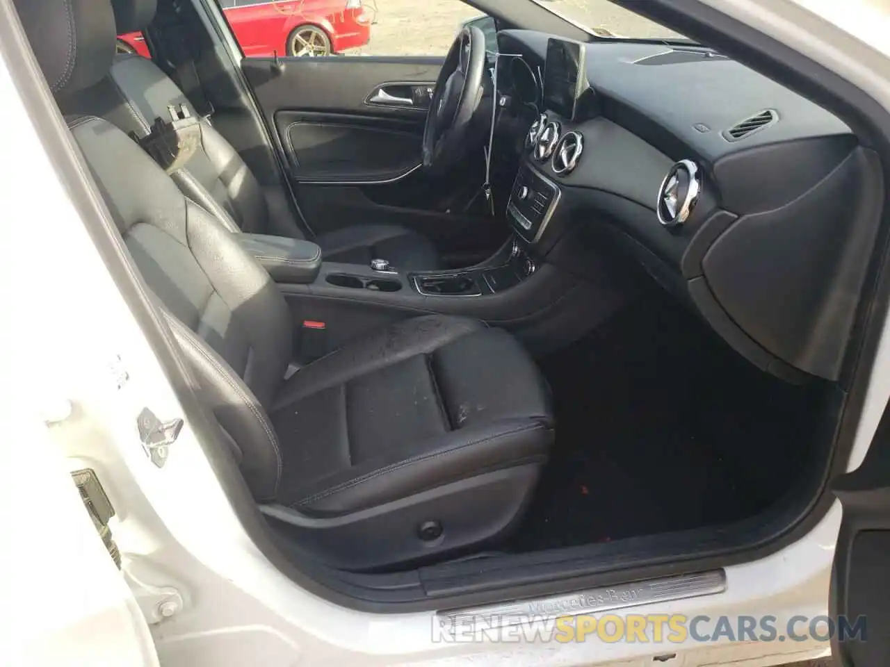 5 Photograph of a damaged car WDCTG4EB7KJ550247 MERCEDES-BENZ GLA-CLASS 2019