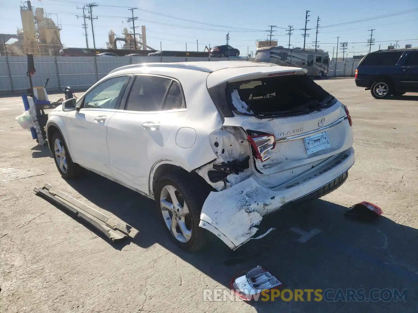 3 Photograph of a damaged car WDCTG4EB7KU002389 MERCEDES-BENZ GLA-CLASS 2019