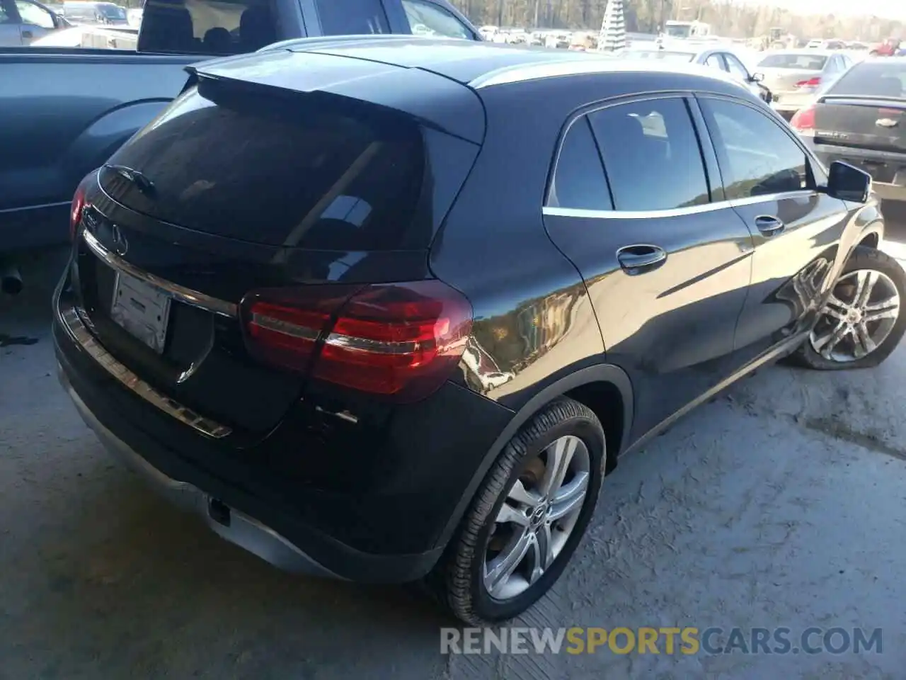 4 Photograph of a damaged car WDCTG4EB7KU002926 MERCEDES-BENZ GLA-CLASS 2019