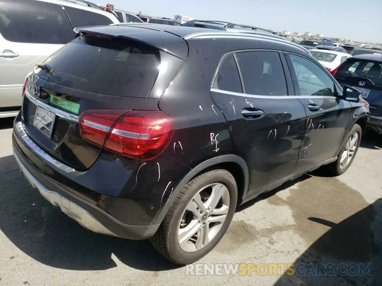 4 Фотография поврежденного автомобиля WDCTG4EB7KU010010 MERCEDES-BENZ GLA-CLASS 2019