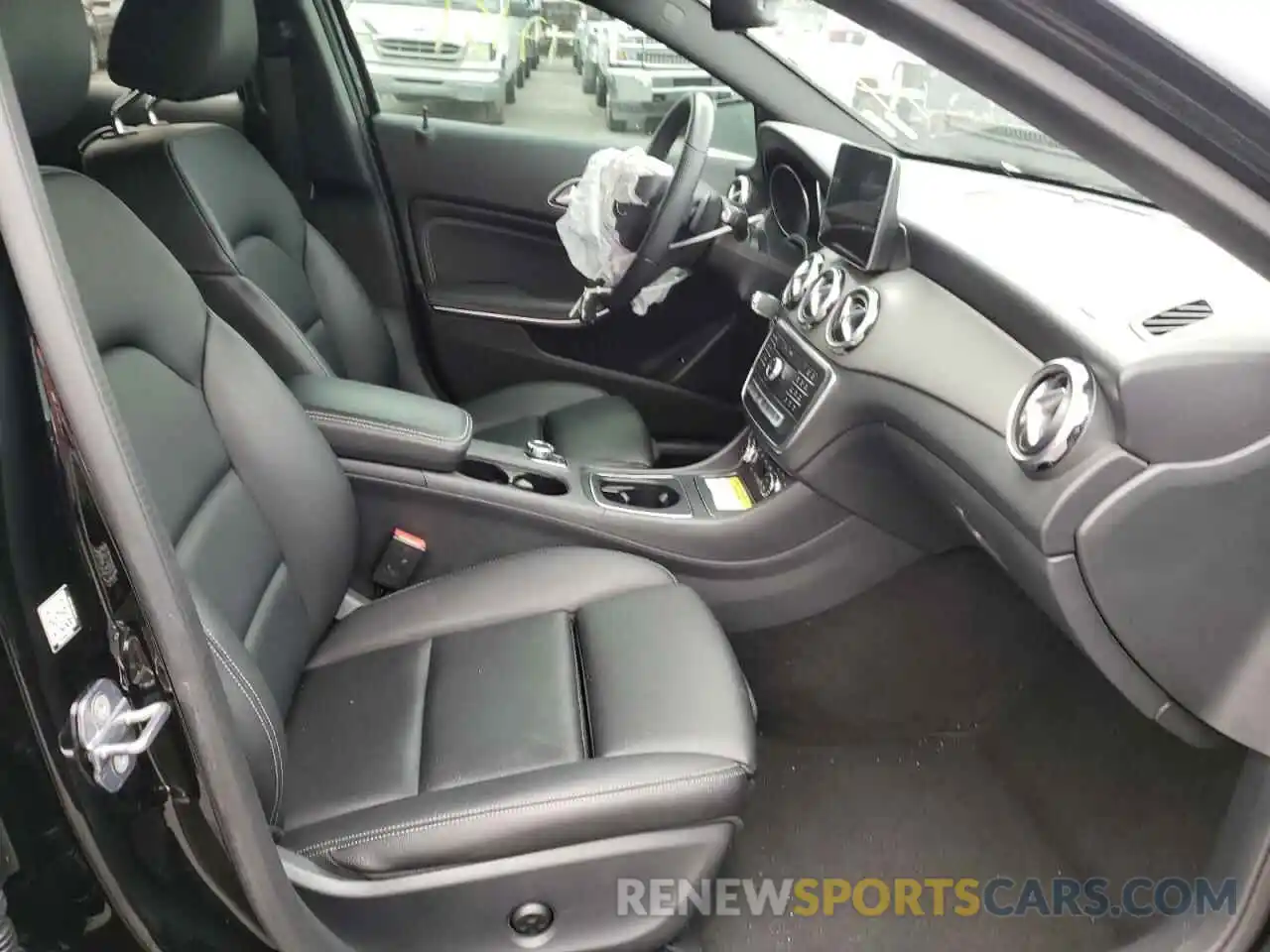 5 Photograph of a damaged car WDCTG4EB8KU002093 MERCEDES-BENZ GLA-CLASS 2019