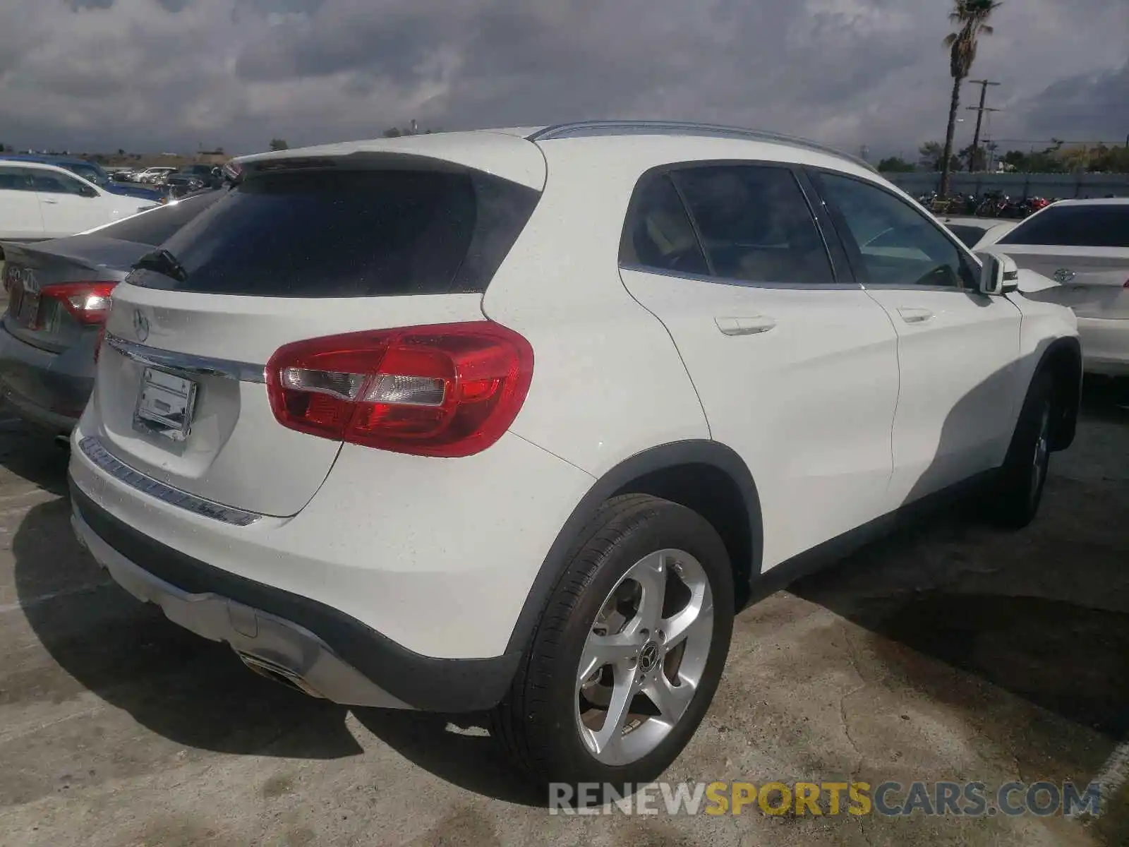 4 Photograph of a damaged car WDCTG4EB8KU006547 MERCEDES-BENZ GLA-CLASS 2019