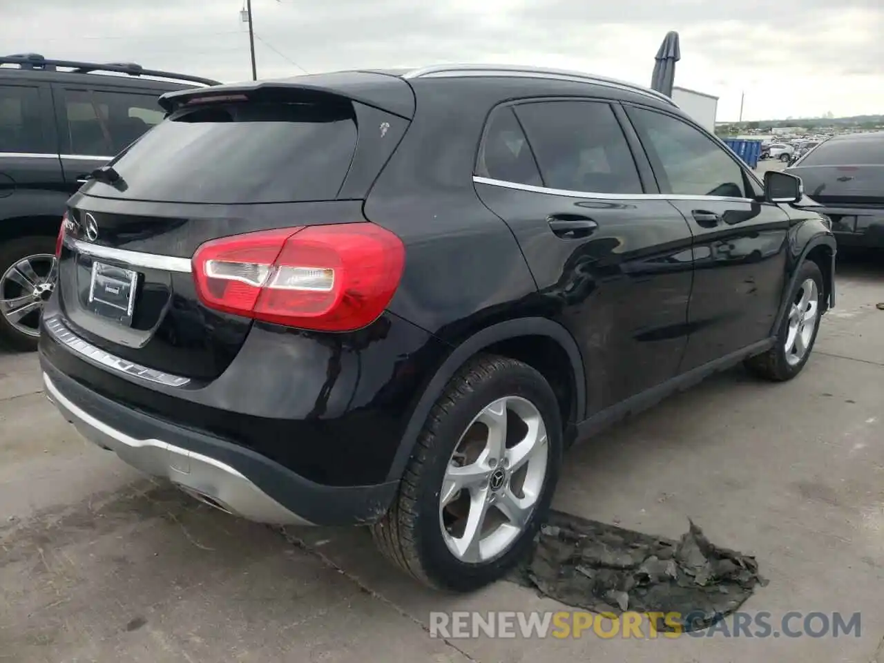 4 Фотография поврежденного автомобиля WDCTG4EB9KJ551948 MERCEDES-BENZ GLA-CLASS 2019