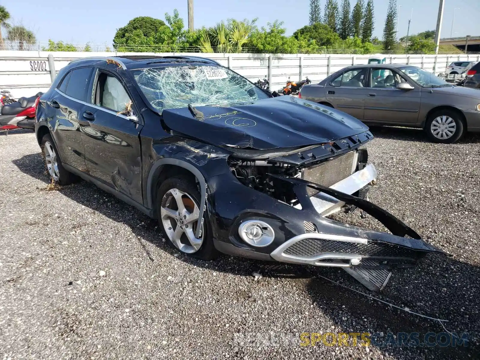 1 Photograph of a damaged car WDCTG4EB9KJ553926 MERCEDES-BENZ GLA-CLASS 2019