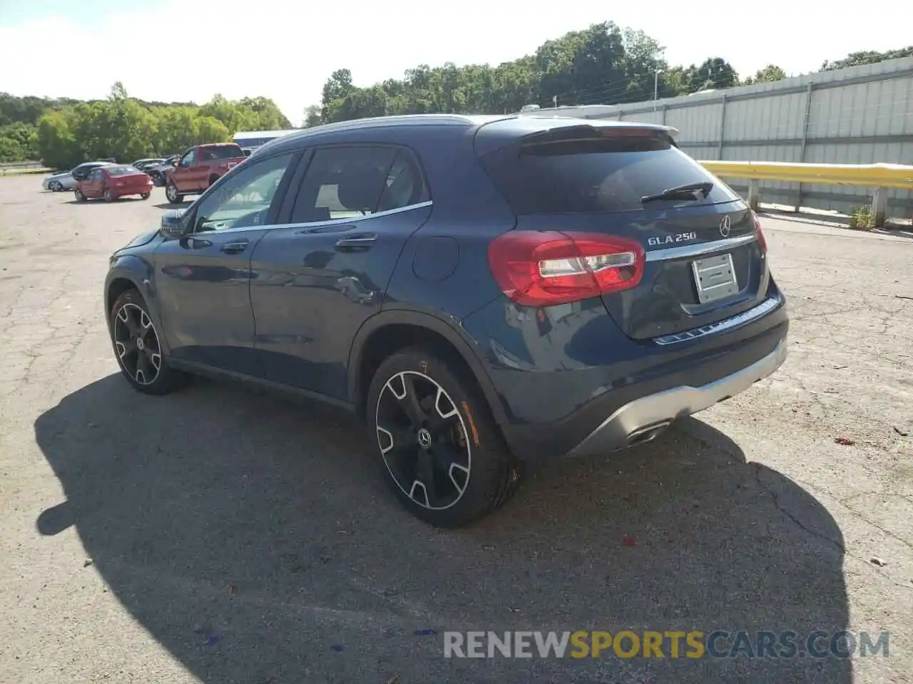 3 Photograph of a damaged car WDCTG4EB9KJ601408 MERCEDES-BENZ GLA-CLASS 2019