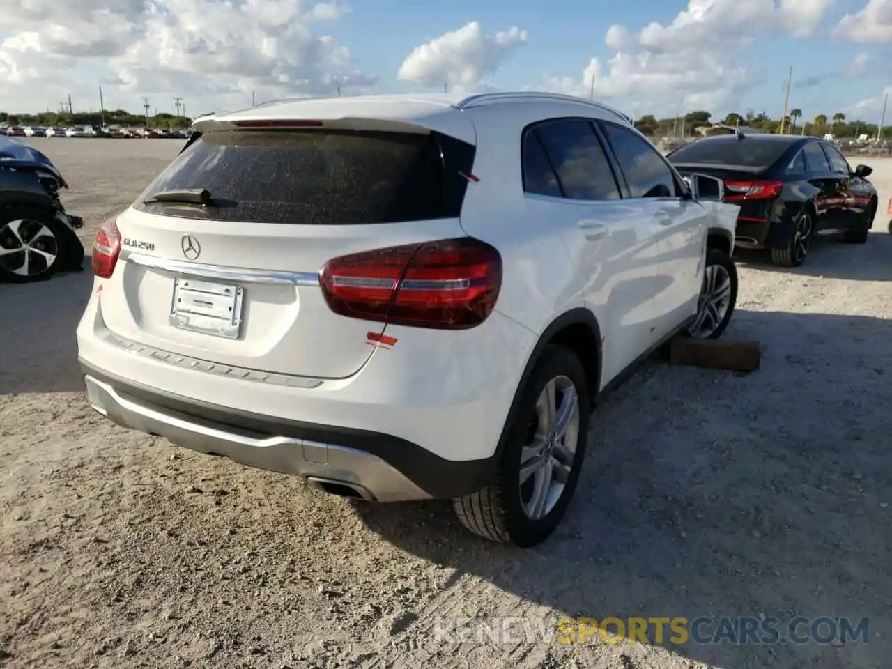 4 Photograph of a damaged car WDCTG4EB9KU014947 MERCEDES-BENZ GLA-CLASS 2019