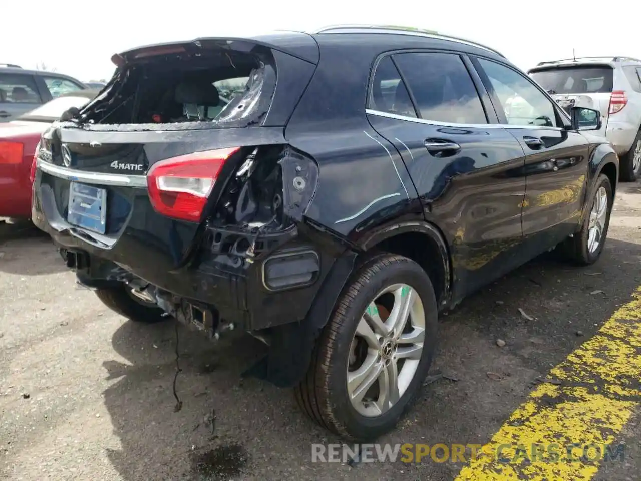 4 Photograph of a damaged car WDCTG4GB0KU013750 MERCEDES-BENZ GLA-CLASS 2019