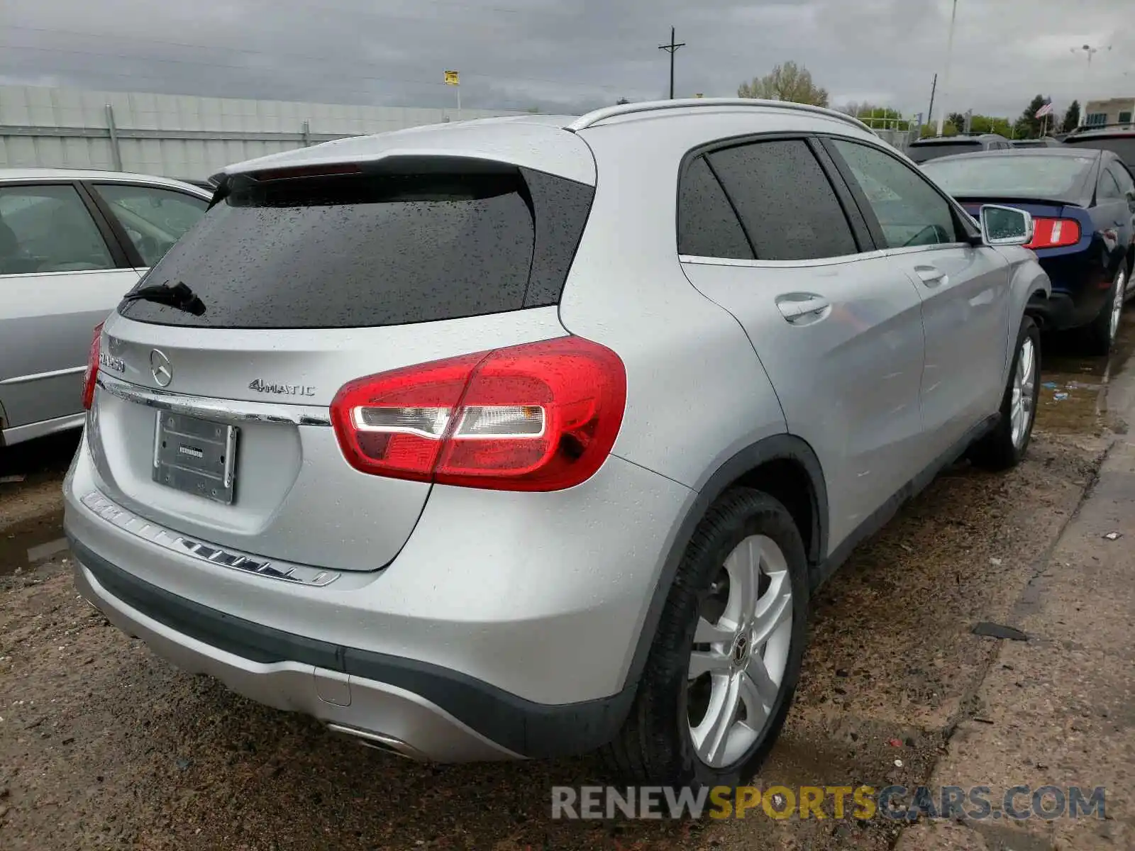 4 Photograph of a damaged car WDCTG4GB3KJ581413 MERCEDES-BENZ GLA-CLASS 2019