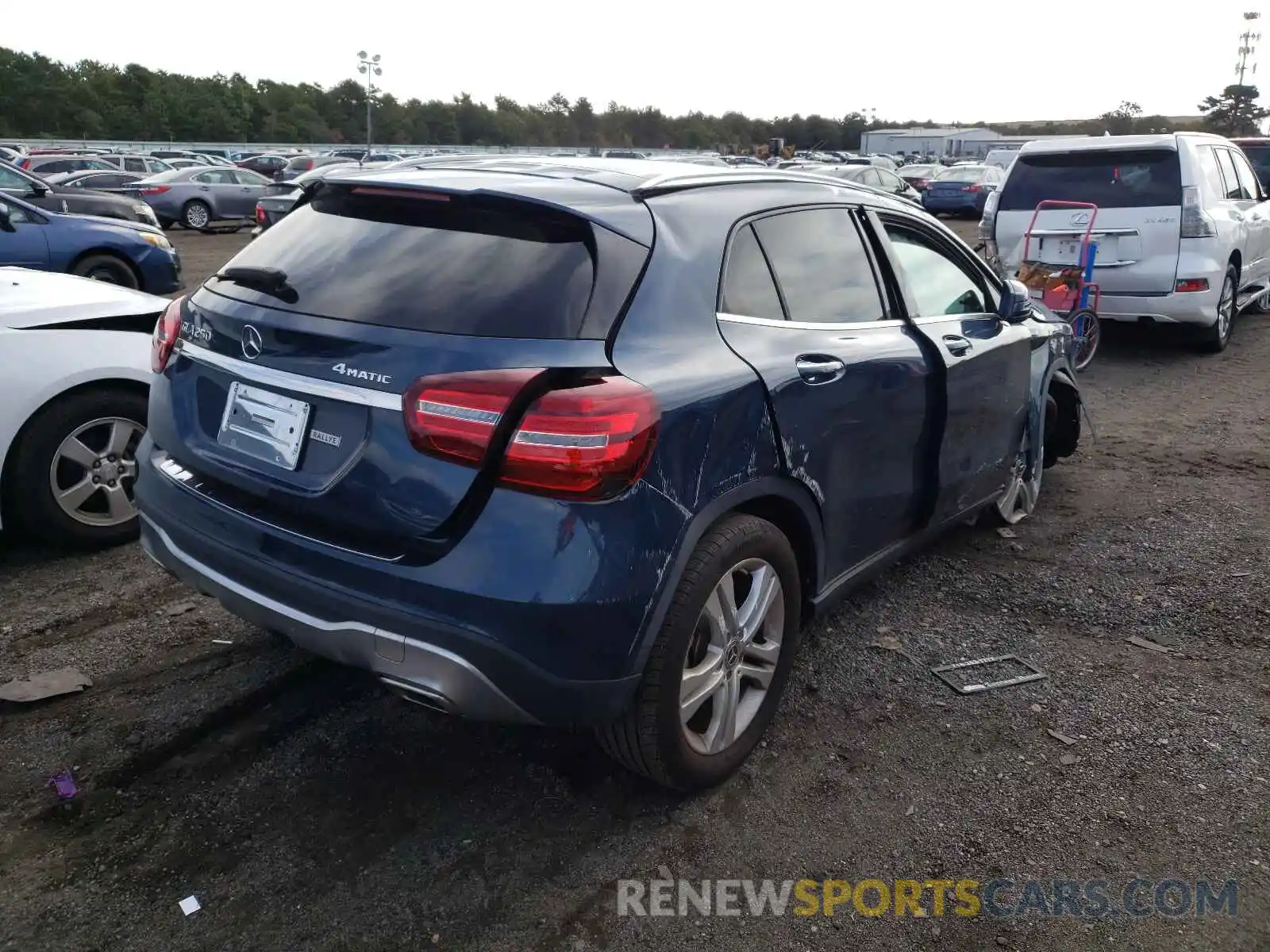 4 Photograph of a damaged car WDCTG4GB3KJ620615 MERCEDES-BENZ GLA-CLASS 2019