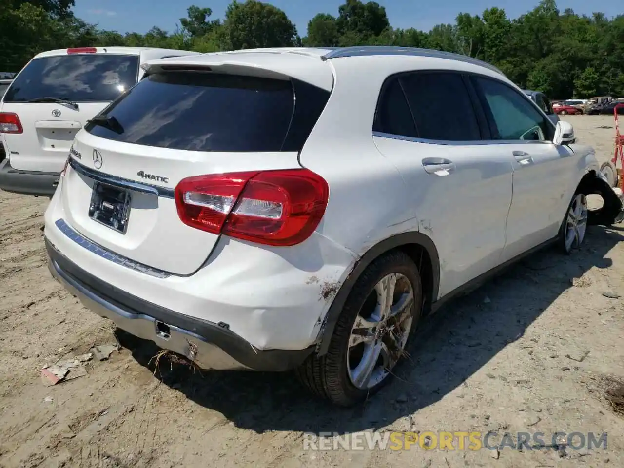 4 Photograph of a damaged car WDCTG4GB4KJ533208 MERCEDES-BENZ GLA-CLASS 2019