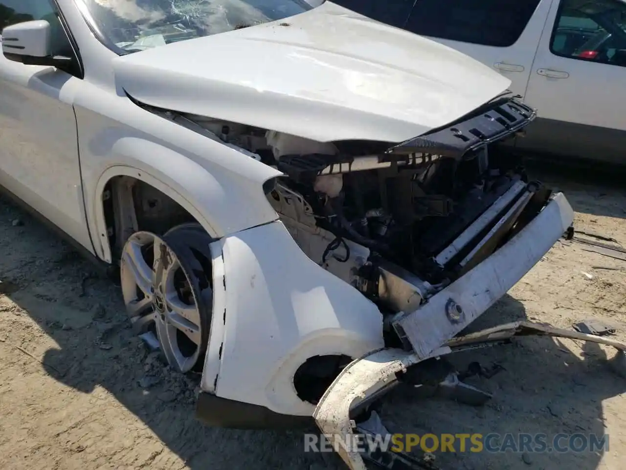 9 Photograph of a damaged car WDCTG4GB4KJ533208 MERCEDES-BENZ GLA-CLASS 2019