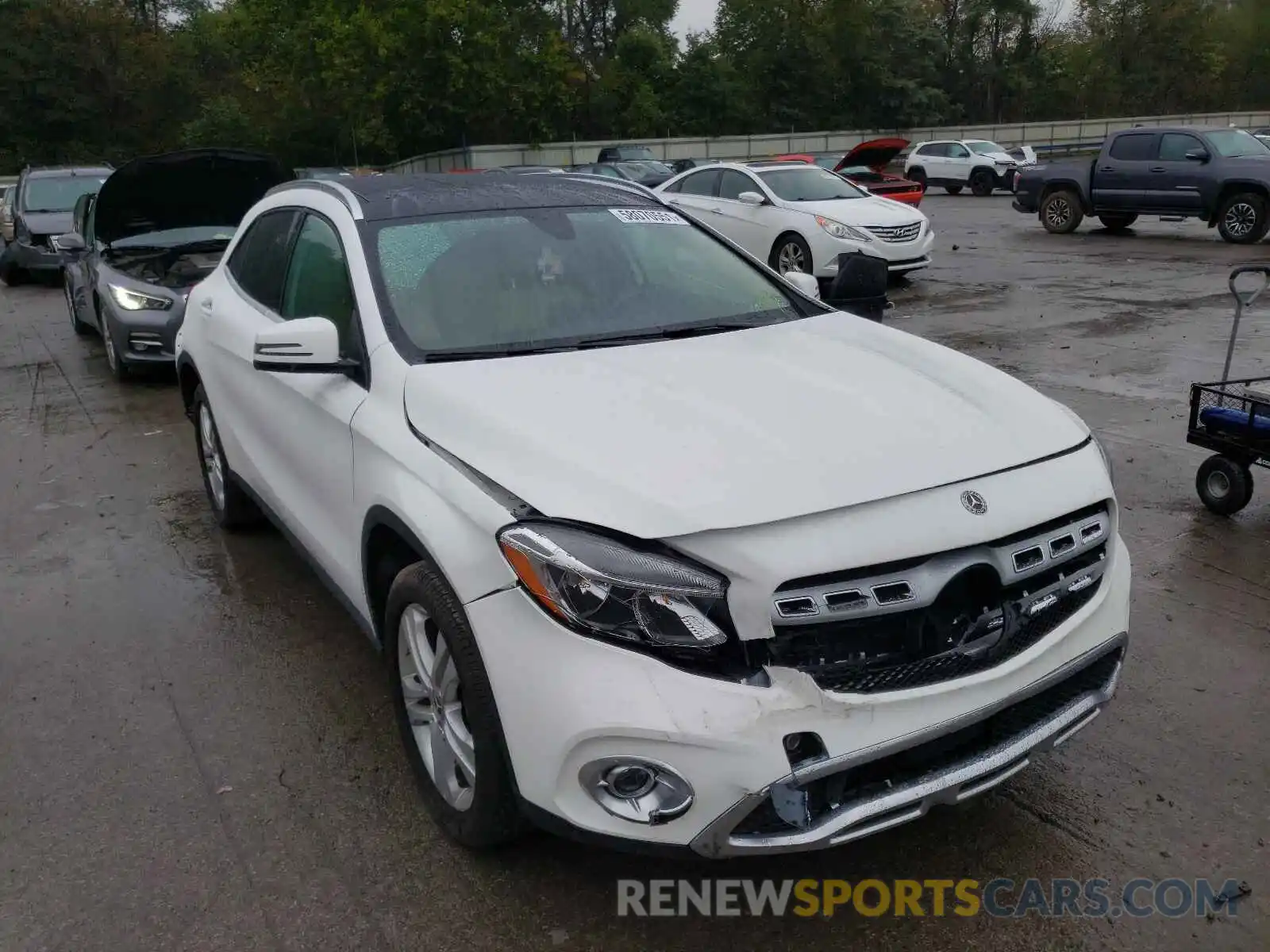 1 Photograph of a damaged car WDCTG4GB4KJ548338 MERCEDES-BENZ GLA-CLASS 2019