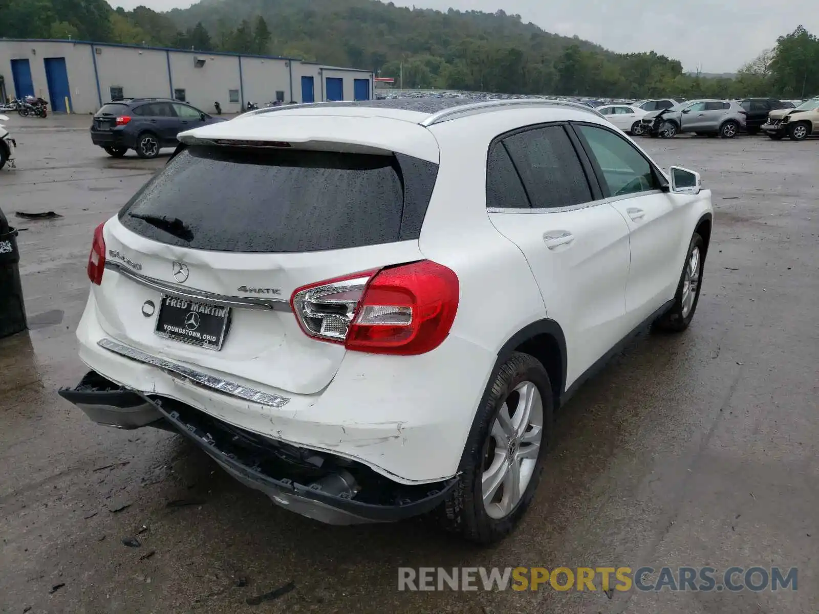 4 Photograph of a damaged car WDCTG4GB4KJ548338 MERCEDES-BENZ GLA-CLASS 2019