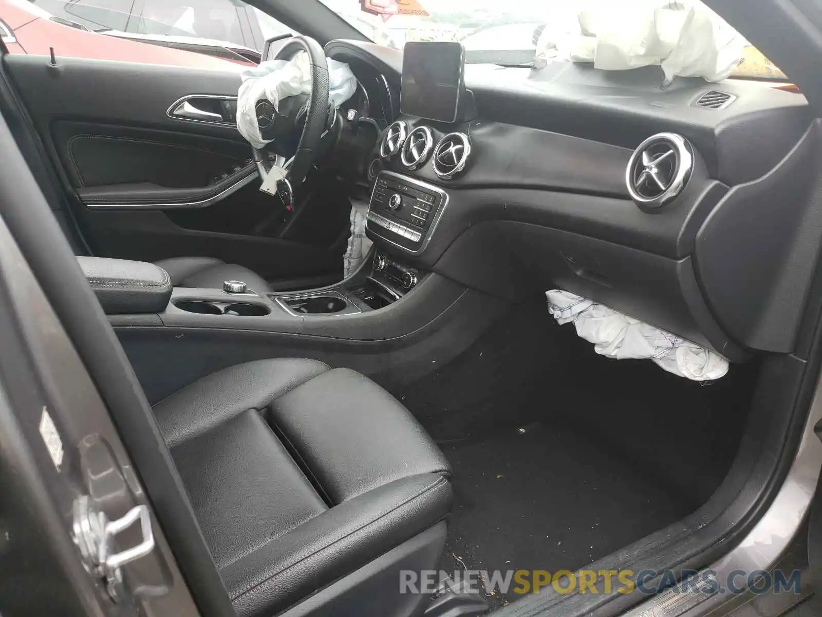 5 Photograph of a damaged car WDCTG4GB4KJ551823 MERCEDES-BENZ GLA-CLASS 2019