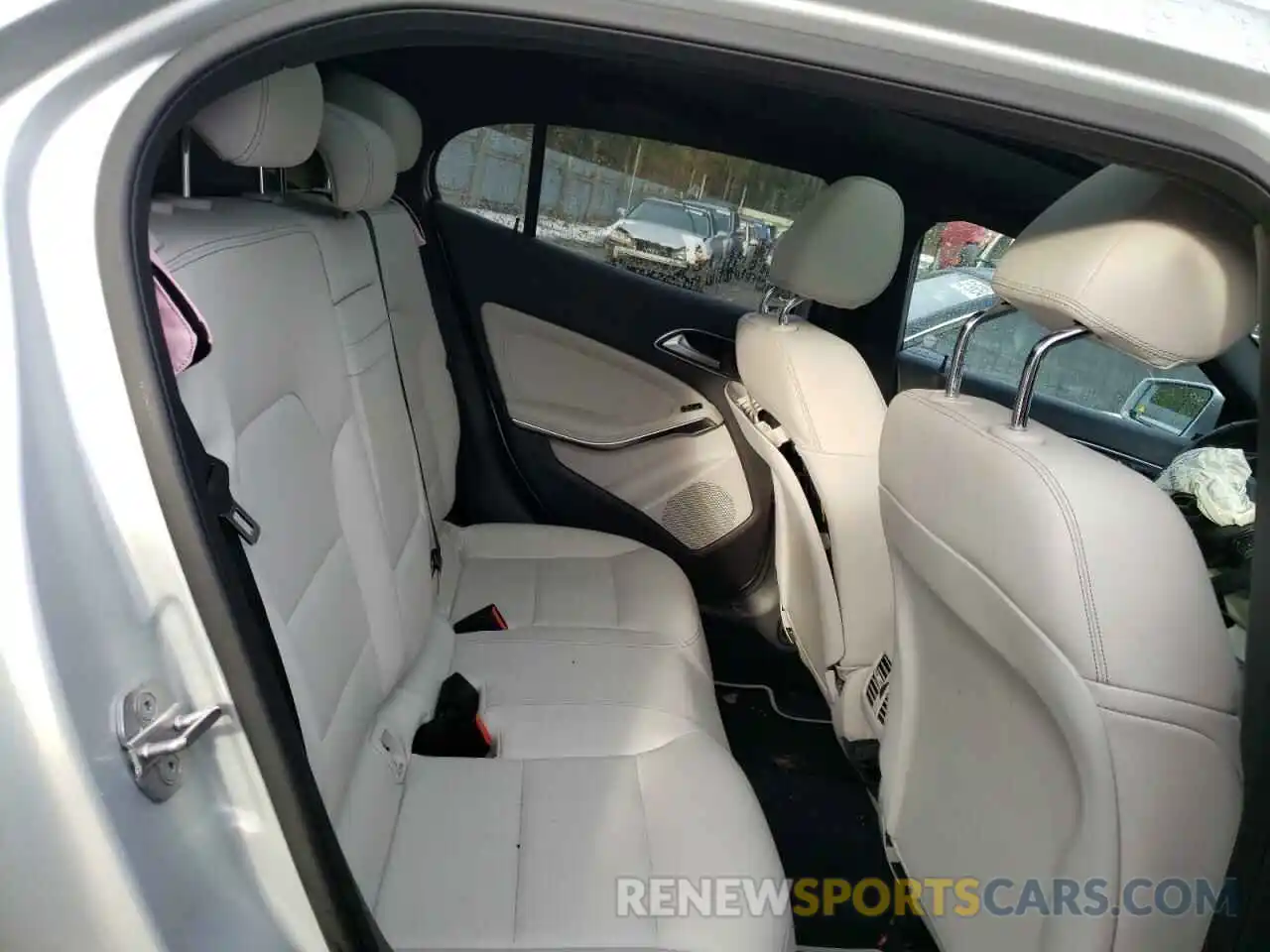 10 Photograph of a damaged car WDCTG4GB4KU016523 MERCEDES-BENZ GLA-CLASS 2019