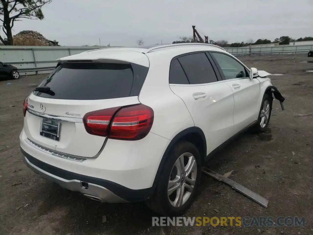 4 Photograph of a damaged car WDCTG4GB4KU019373 MERCEDES-BENZ GLA-CLASS 2019