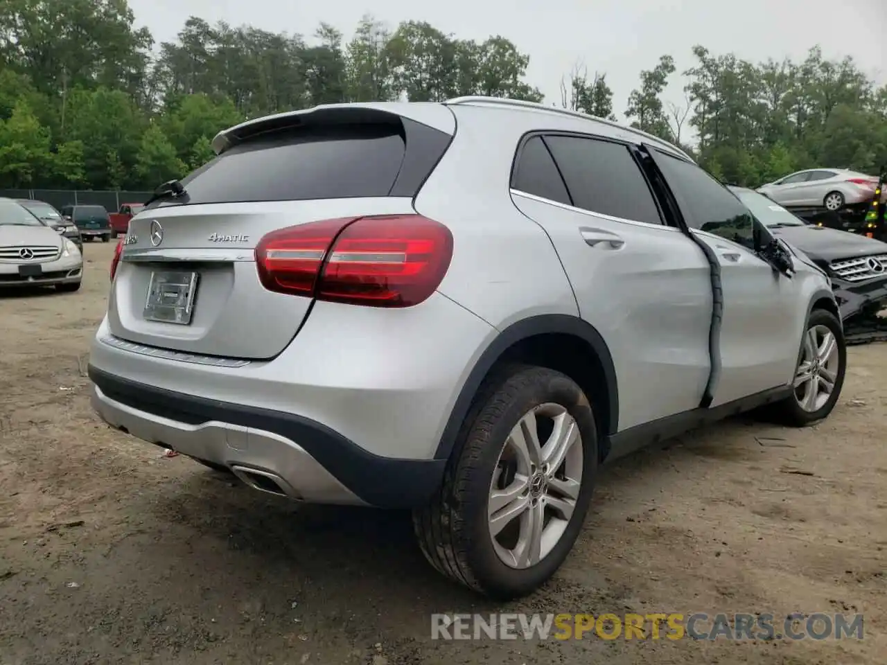 4 Photograph of a damaged car WDCTG4GB5KJ582045 MERCEDES-BENZ GLA-CLASS 2019