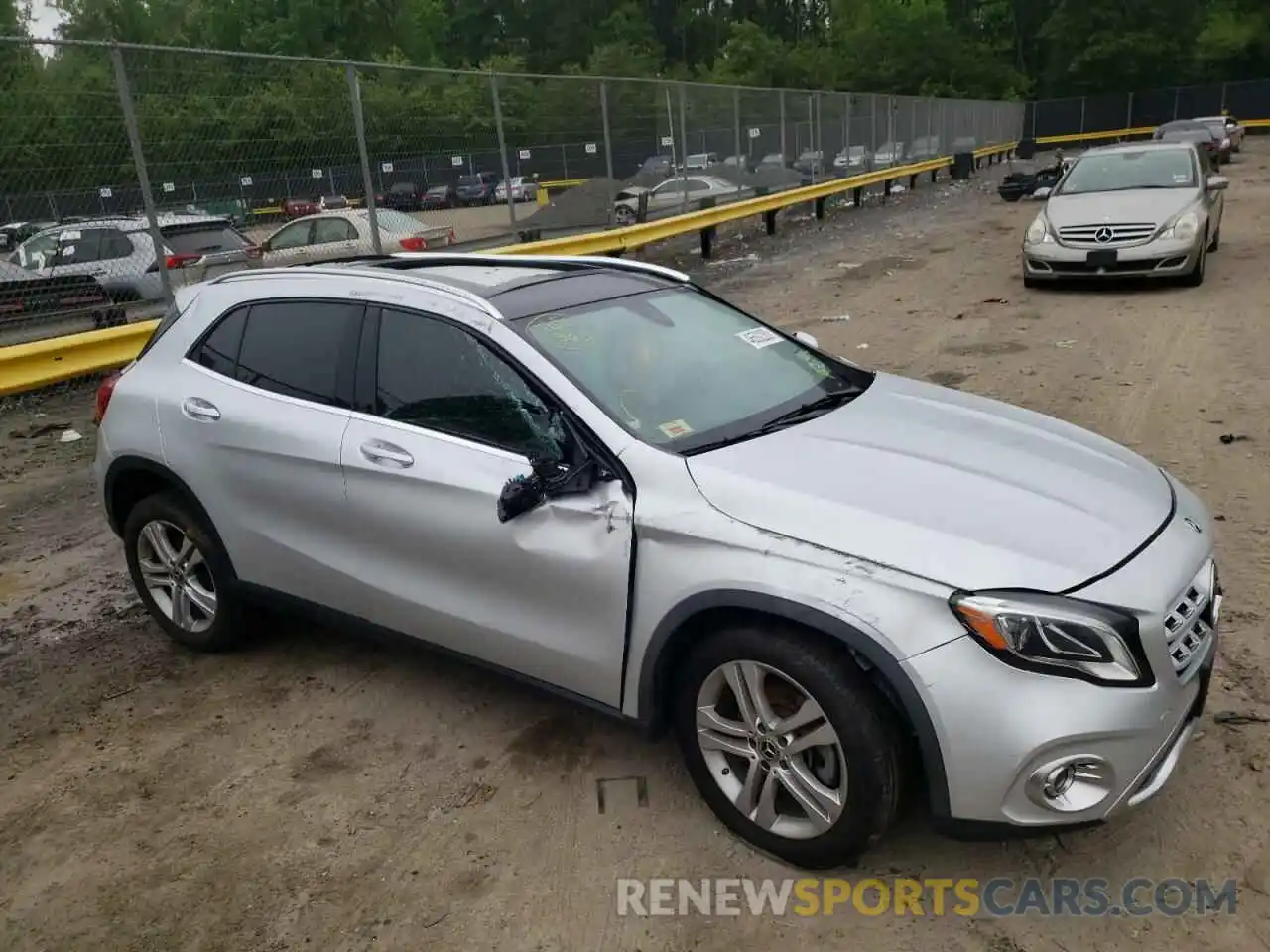 9 Photograph of a damaged car WDCTG4GB5KJ582045 MERCEDES-BENZ GLA-CLASS 2019