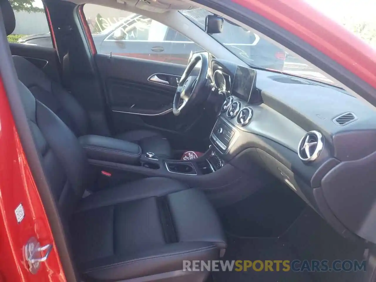 5 Photograph of a damaged car WDCTG4GB6KU019360 MERCEDES-BENZ GLA-CLASS 2019