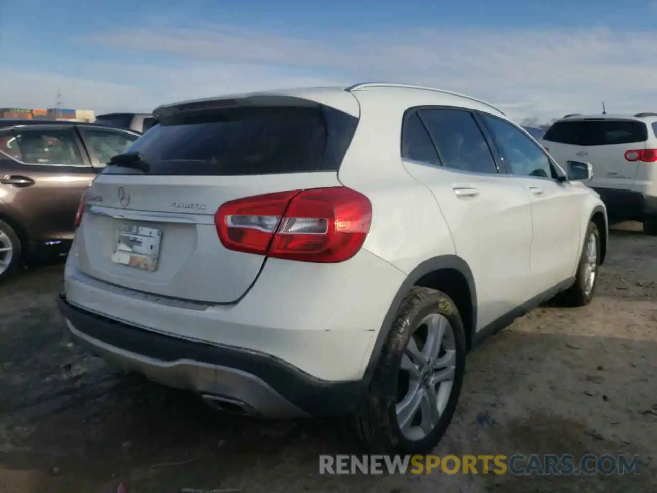 4 Photograph of a damaged car WDCTG4GB8KJ624563 MERCEDES-BENZ GLA-CLASS 2019