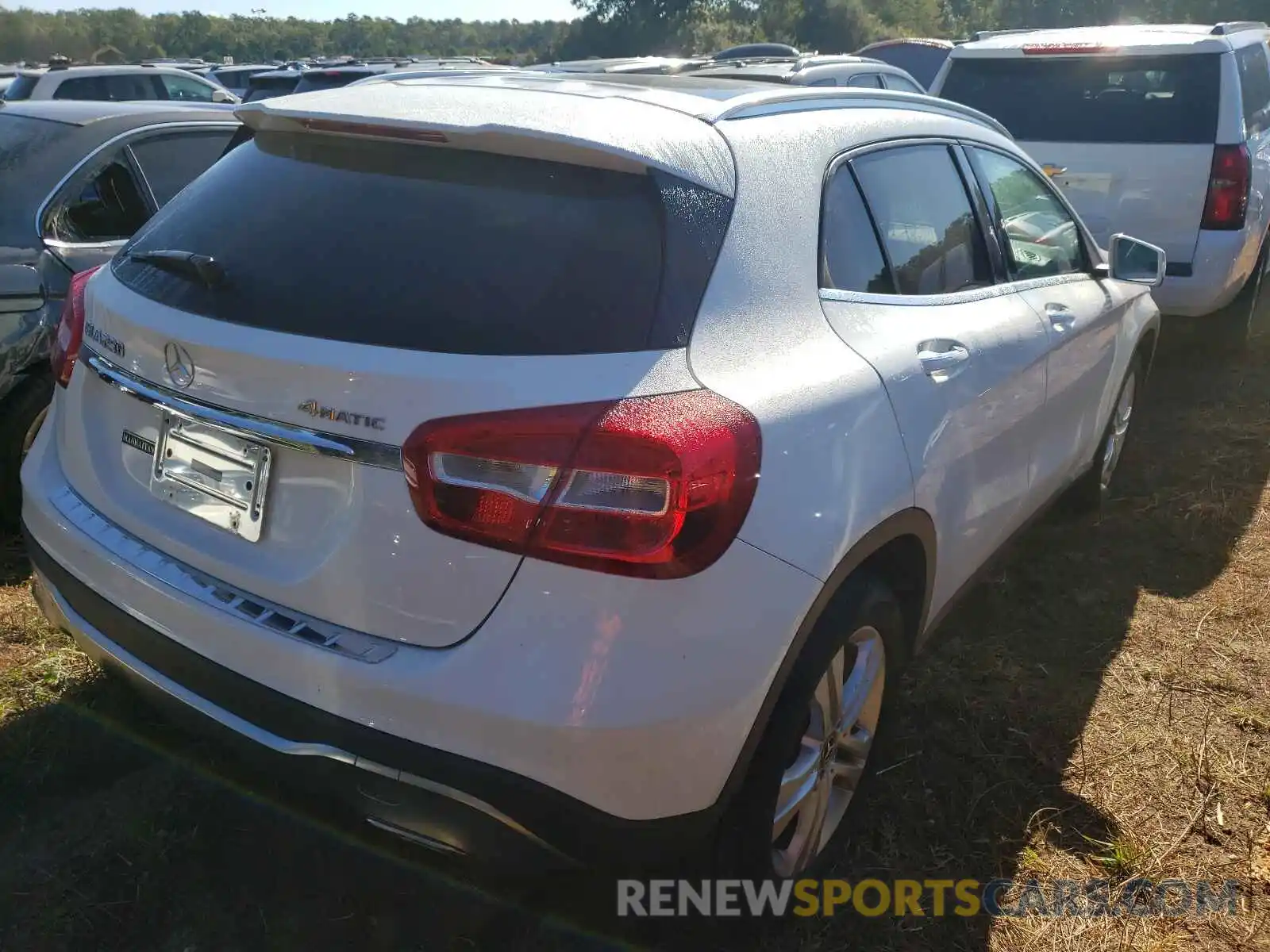 4 Photograph of a damaged car WDCTG4GB9KJ581769 MERCEDES-BENZ GLA-CLASS 2019