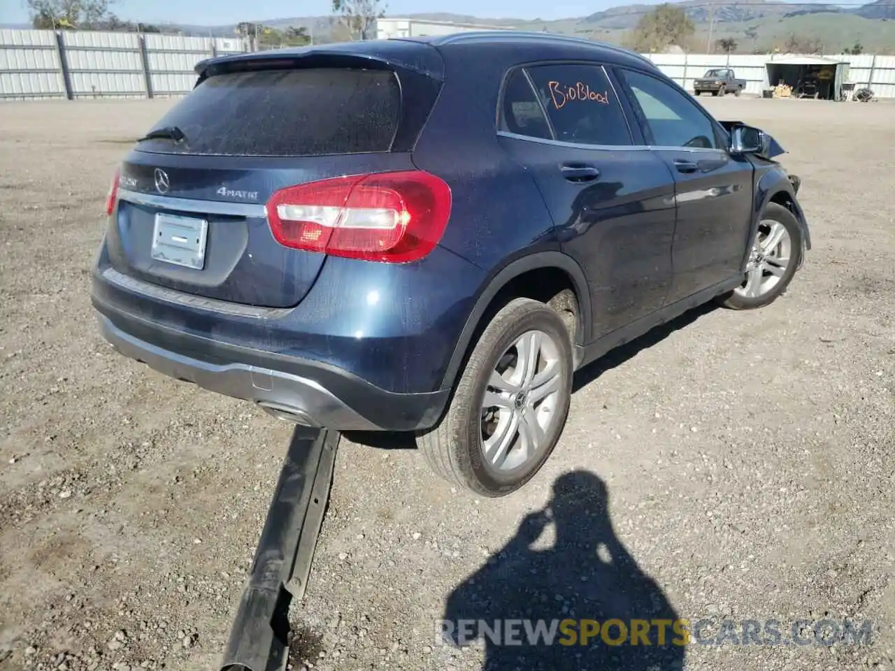 4 Photograph of a damaged car WDCTG4GB9KJ601471 MERCEDES-BENZ GLA-CLASS 2019