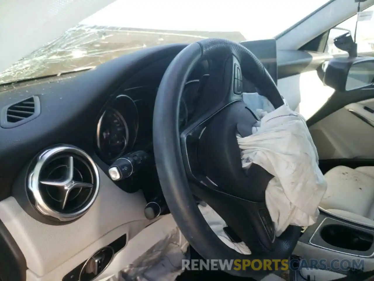 8 Photograph of a damaged car WDCTG4GB9KJ601471 MERCEDES-BENZ GLA-CLASS 2019