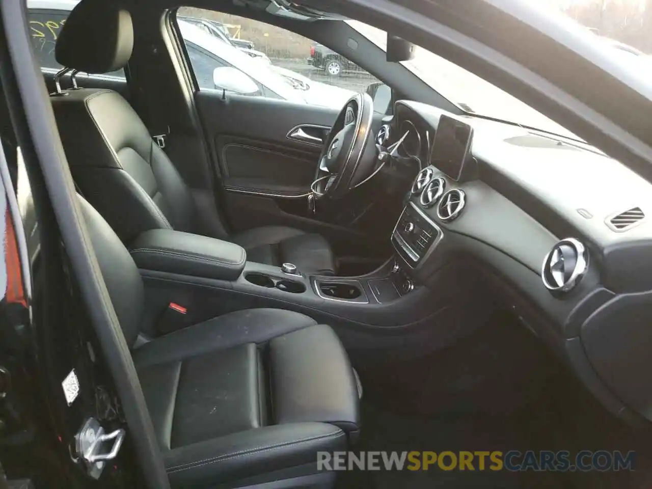 5 Photograph of a damaged car WDCTG4GBXKU012198 MERCEDES-BENZ GLA-CLASS 2019