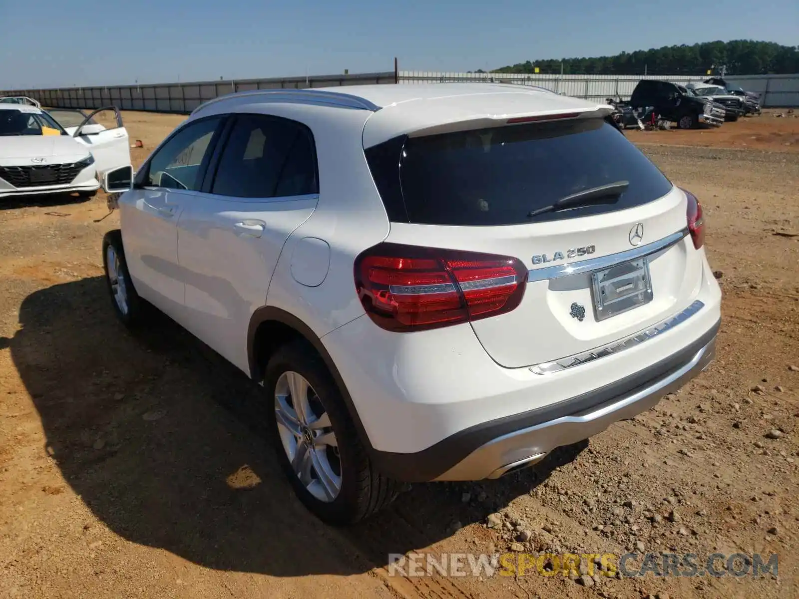 3 Photograph of a damaged car W1NTG4EB4LU040565 MERCEDES-BENZ GLA-CLASS 2020