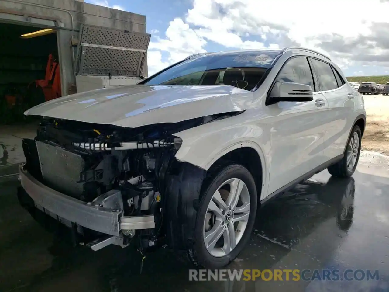 2 Photograph of a damaged car W1NTG4EBXLU040649 MERCEDES-BENZ GLA-CLASS 2020