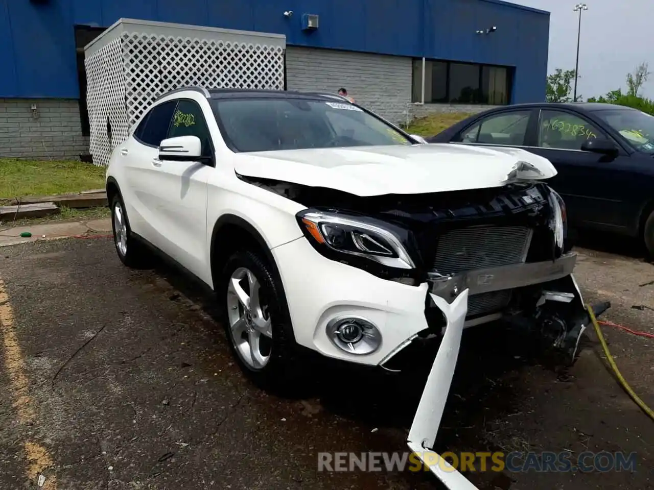 1 Photograph of a damaged car W1NTG4GB2LU030940 MERCEDES-BENZ GLA-CLASS 2020