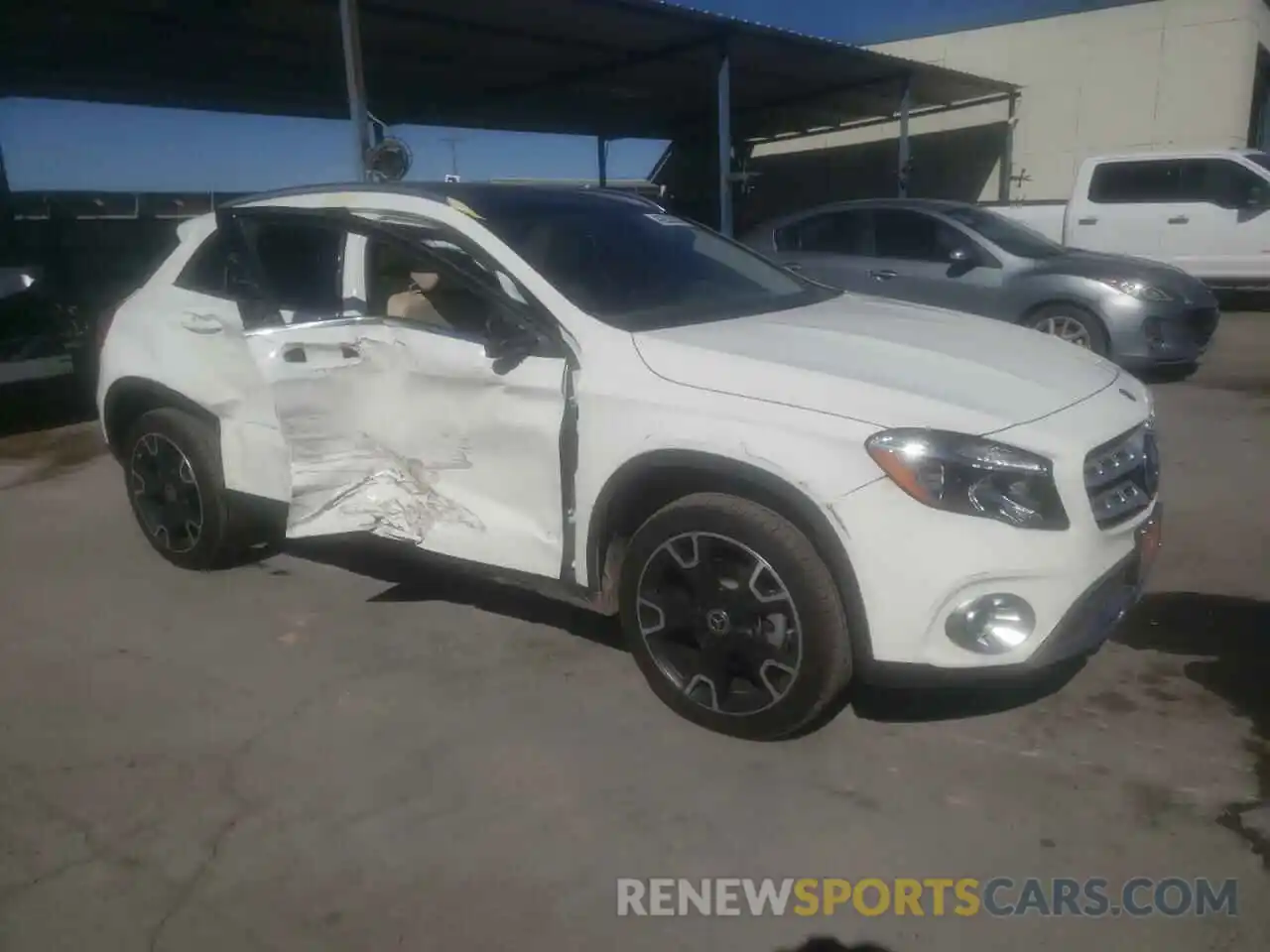 4 Photograph of a damaged car WDCTG4EB0LU028141 MERCEDES-BENZ GLA-CLASS 2020