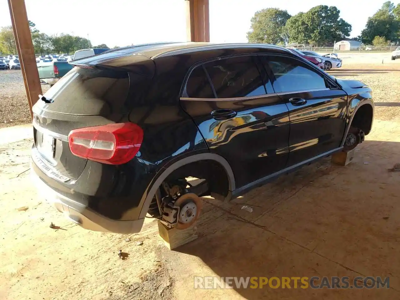 4 Photograph of a damaged car WDCTG4EB1LJ656209 MERCEDES-BENZ GLA-CLASS 2020