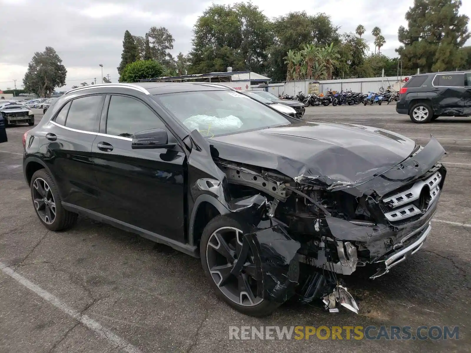 1 Photograph of a damaged car WDCTG4EB1LJ685242 MERCEDES-BENZ GLA-CLASS 2020